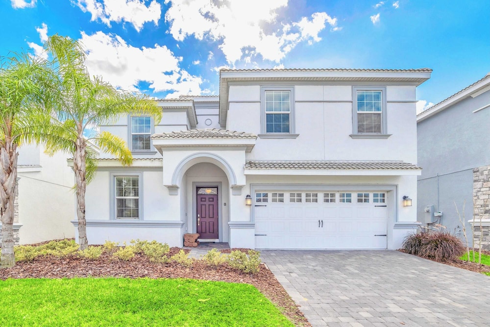 Upstay: Spacious Championsgate Home w Pool & Games