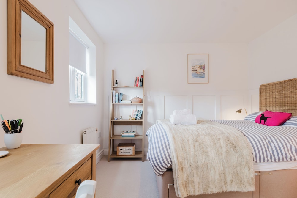 Stylish Retreat with Garden in Tetbury