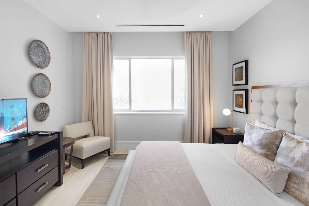Stunning Oceanview 2 Bed Condo at ONE Cable Beach