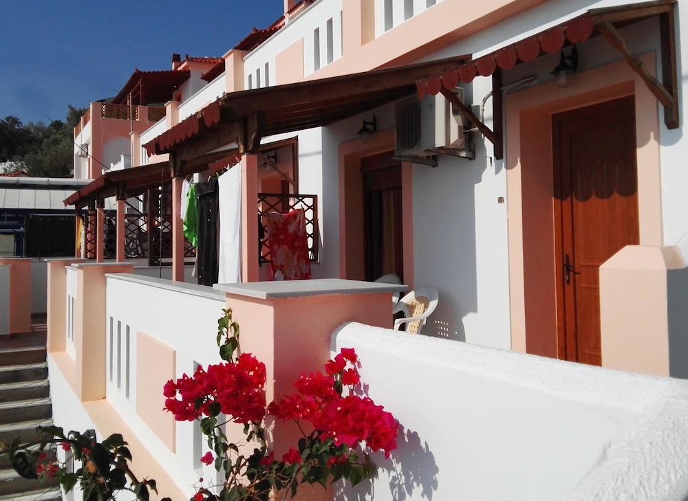 Nereides Apartments