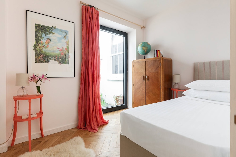 Colville Terrace IV by Onefinestay