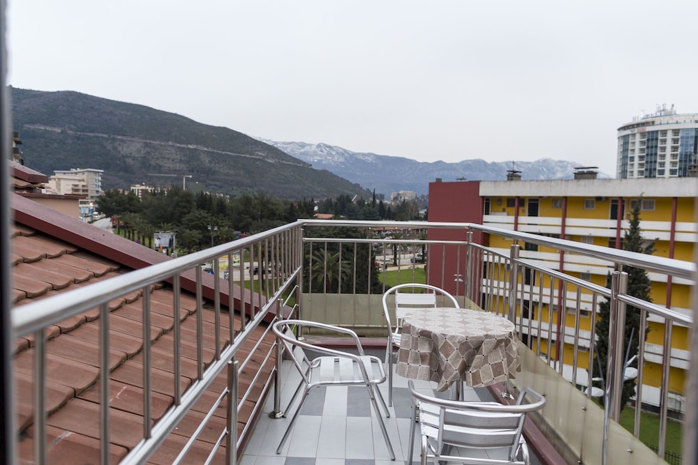 SMS Apartments