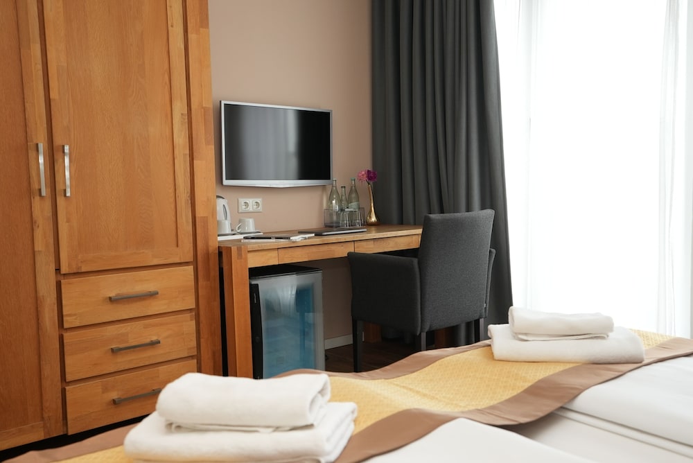 Frankfurt Vacations - Hotel Attache - Property Image 21