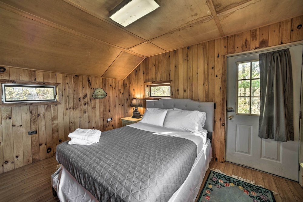 Full Private Home on 32-acres w/ Stellar Views! view 2