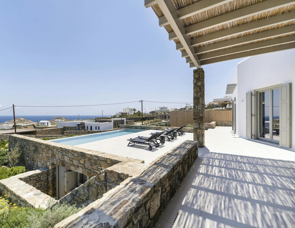 Pristine Villa With Swimming Pool