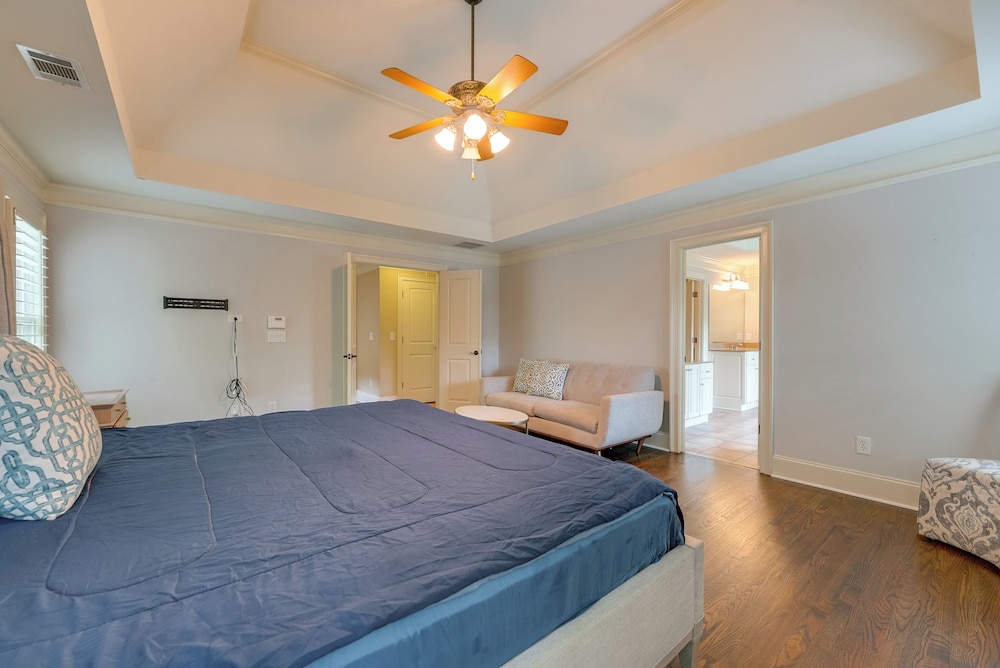 Pets Welcome! Spacious ATL Area Retreat w/ Deck