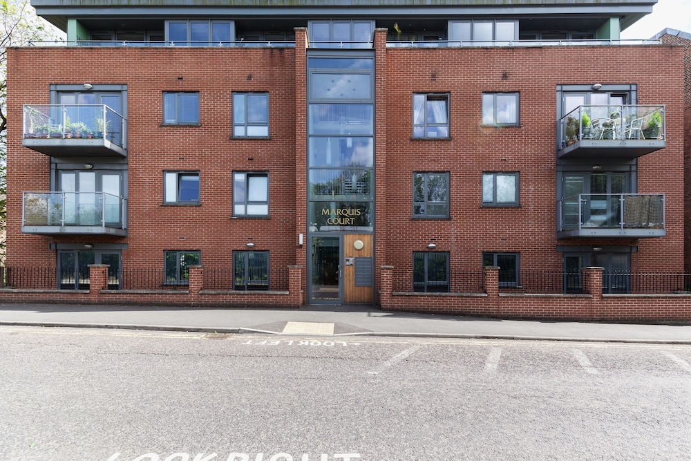 Roomspace Apartments -Marquis Court