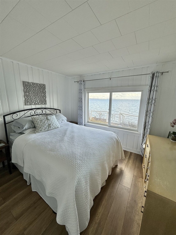 Grandview Lakefront Limit 9 4 Bedroom Home