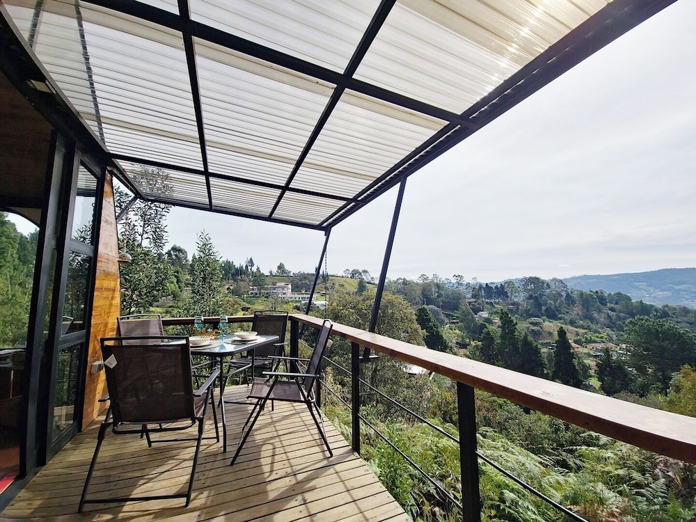 Lakeside Glamping With View, Fire Pit & Hammock