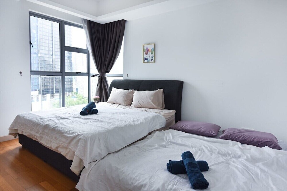 Modern High Floor 3BR Apt Bathtub Bkt Bintang