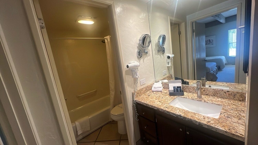 Llc1236 - Lakeside Landing 4 Bedroom Condo