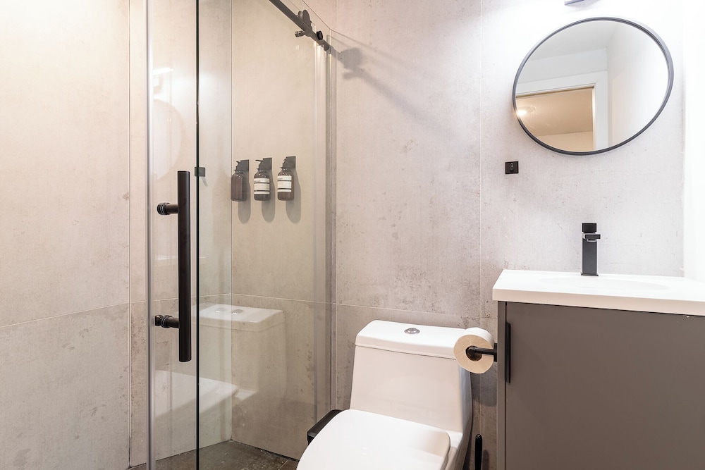 Thena Hotel - Spacious 1 BDRM