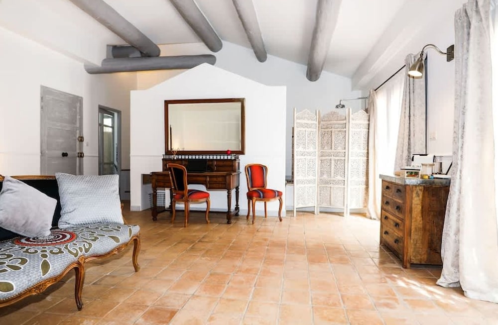 Charming Mas Provencal With Swimming Pool