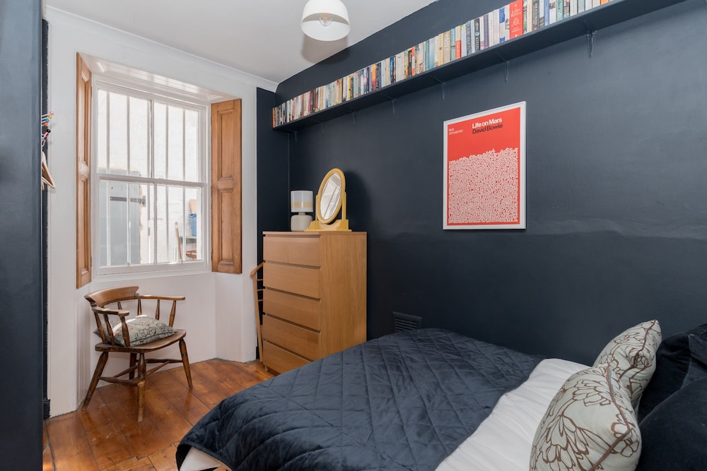 Beautiful & Bright 2BD Flat - Haymarket view 5