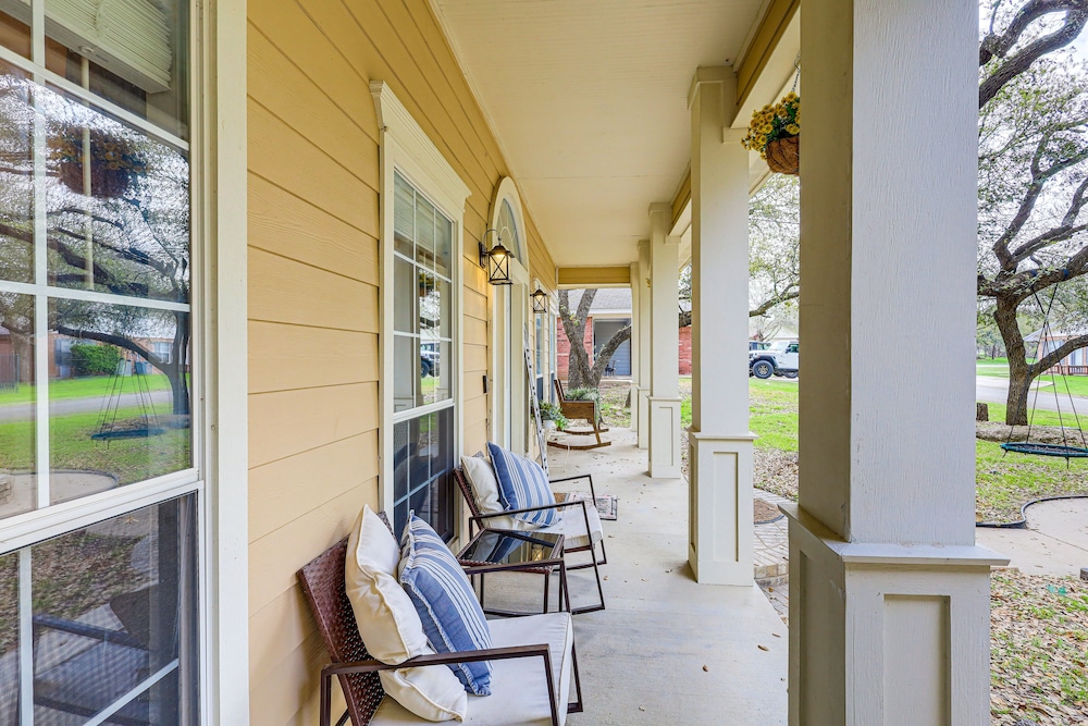 Peaceful Home w/ Hot Tub: 5 Mi to Belton Lake