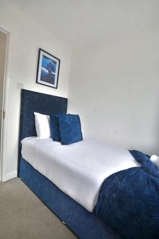 Victoriadock-3bedrooms-1bathroom-wifi-parking view 5