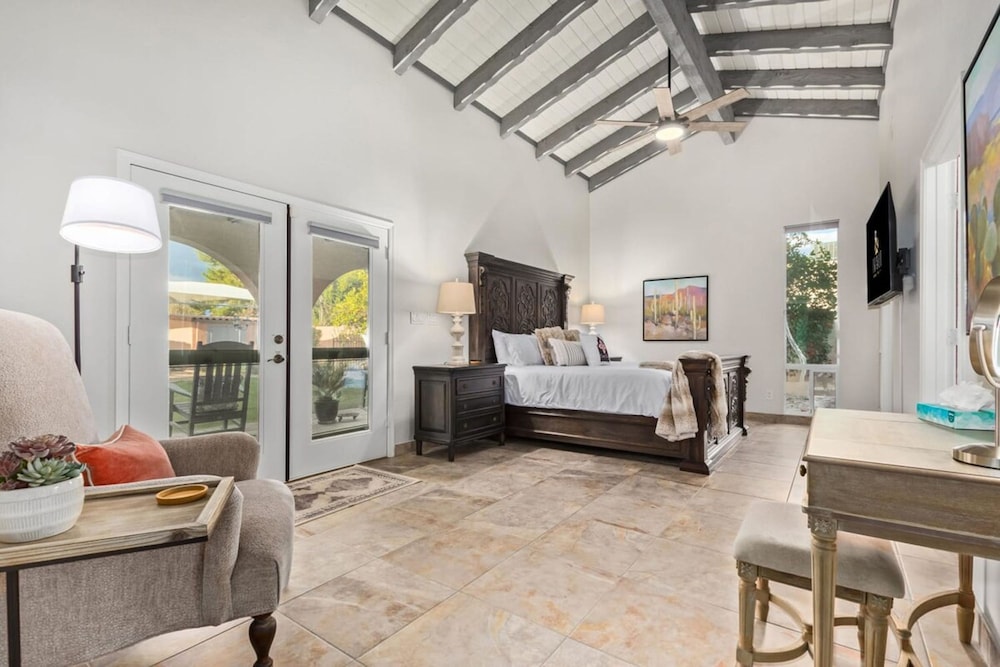 Historic Desert Rose Estate Pool Sauna Sleeps 12