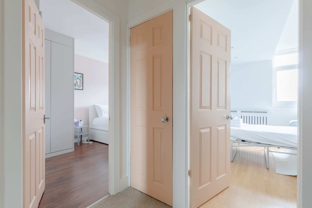 Scandi-style 2BD Maisonette W/garden Brick Lane!