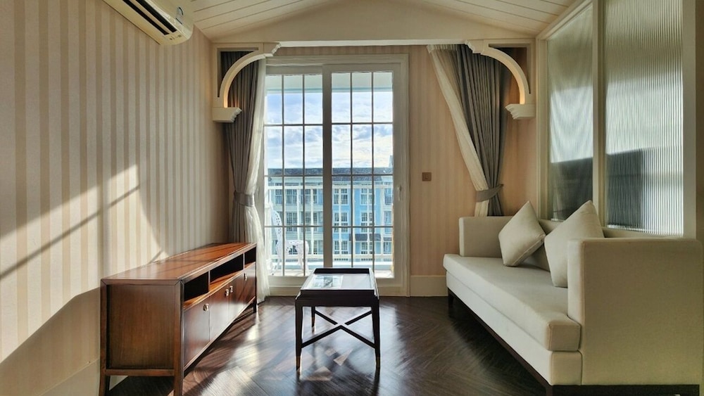 GrandFlorida 1Bedroom CloseToBeach D716