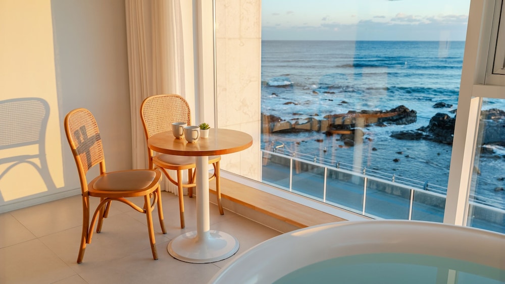 Donghae Badadam Ocean View Spa Pool Vill