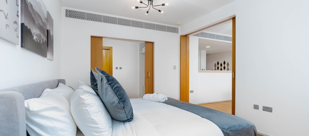 Bloomfields Stylish 1BR in Al Raha Beach