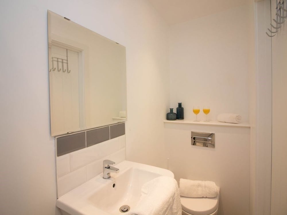 Beddoe Apartments