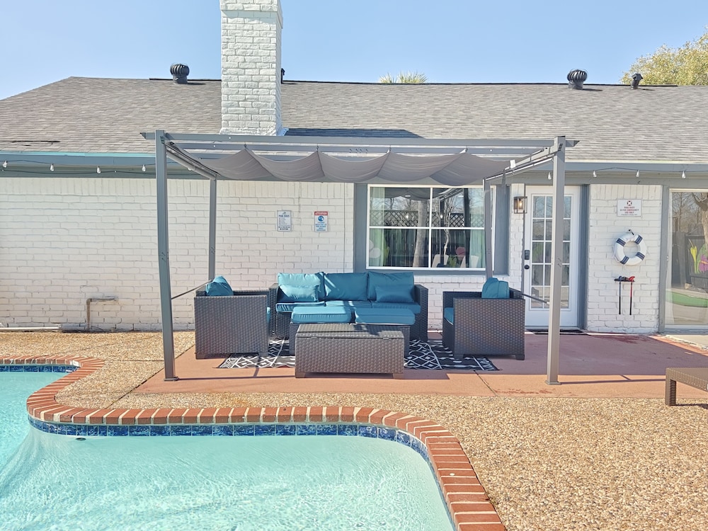 Sageview Cottage 4 BDR w/ Pool, Pet Friendly! - Image 1