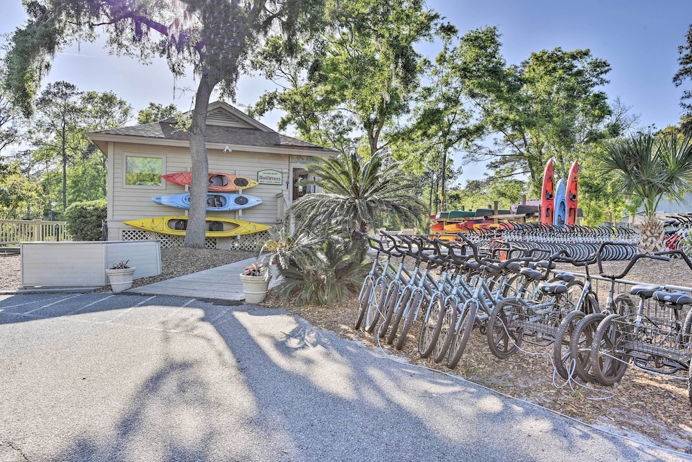 Walk to Community Beach: Coastal Carolina Condo