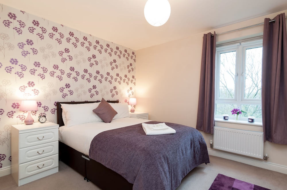 Basingstoke Vacations - Bladon Court - Property Image 3
