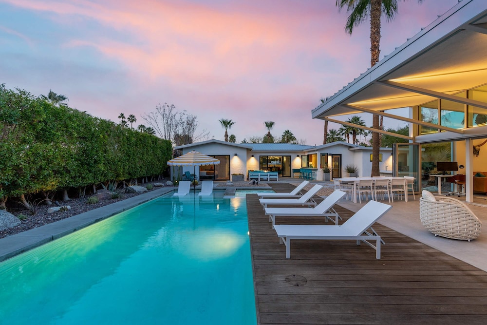 Luxury 4-bedroom Home With Pool Spa Stunning Mountain Views