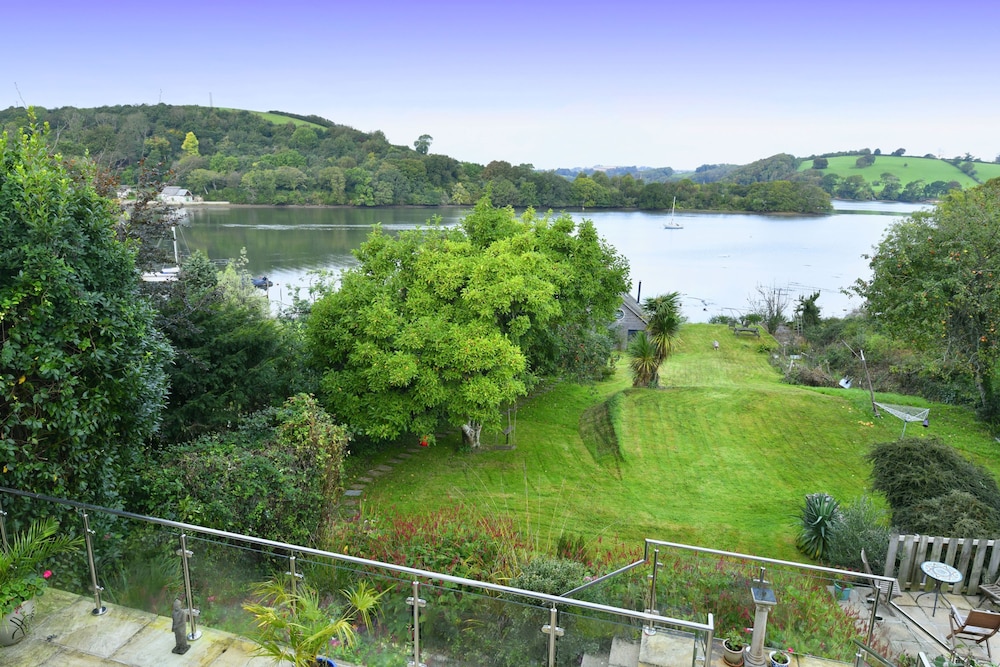Water Edge House Boathouse