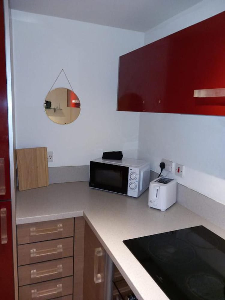 Balcony one Bedroom Broad Street ap view 3