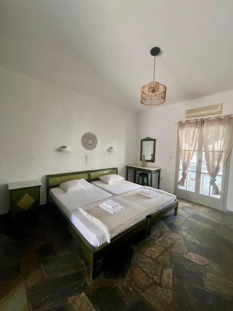 Casa Paros