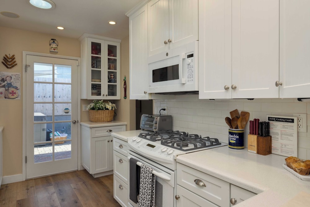 Coastal Gem Near Pismo Beach w/ Hot Tub, Firepit & Outdoor Dining Newport Oasis by Avantstay