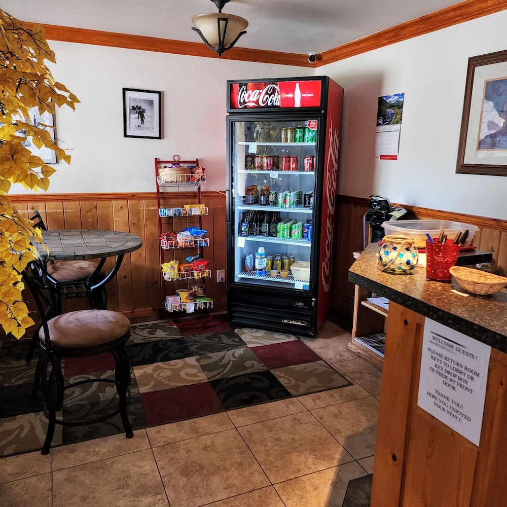 Canyon Motel - Property Image 21