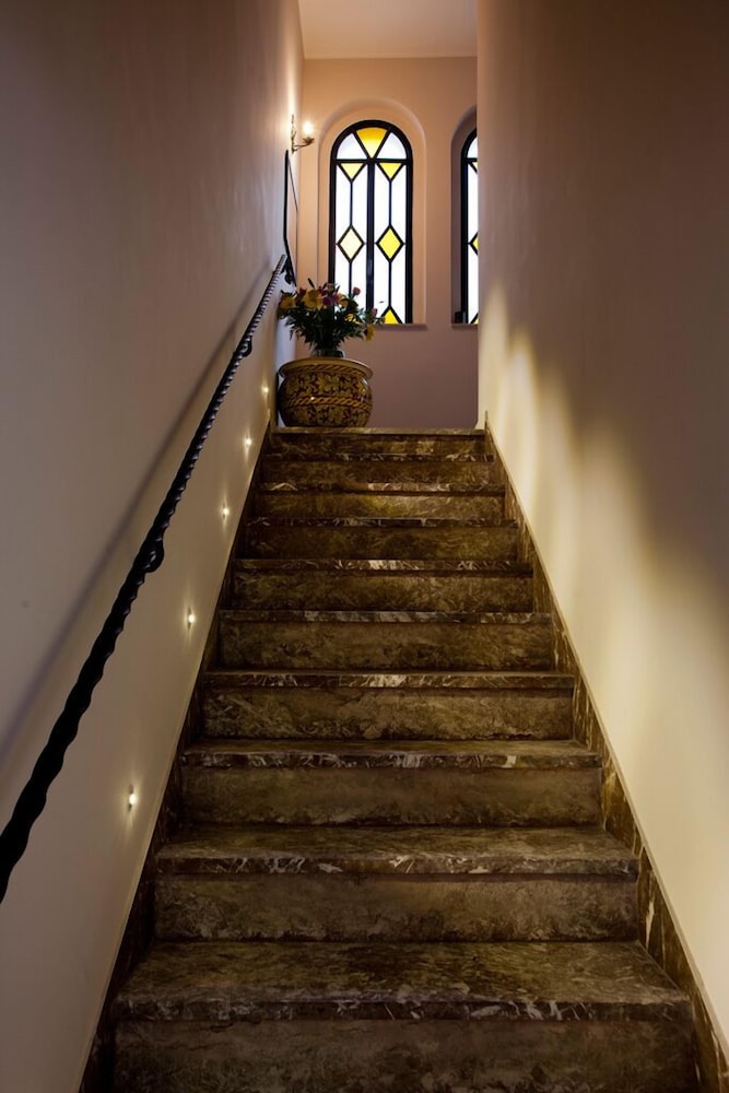 Porta Di Mezzo Luxury suites and rooms