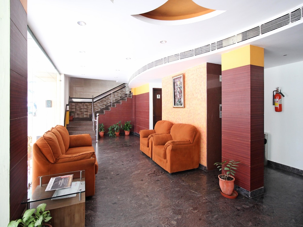 OYO 6438 Hotel Valley Plaza