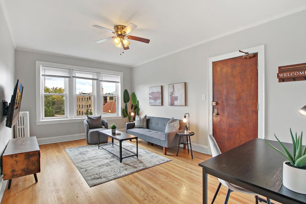 Charming 1BR in Old Irving - Cullom B3