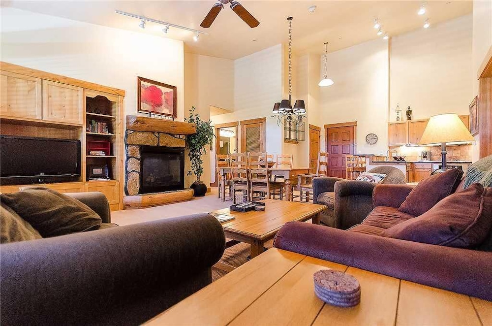 3308 Champagne Lodge, Trappeur's Crossing Apartment 3