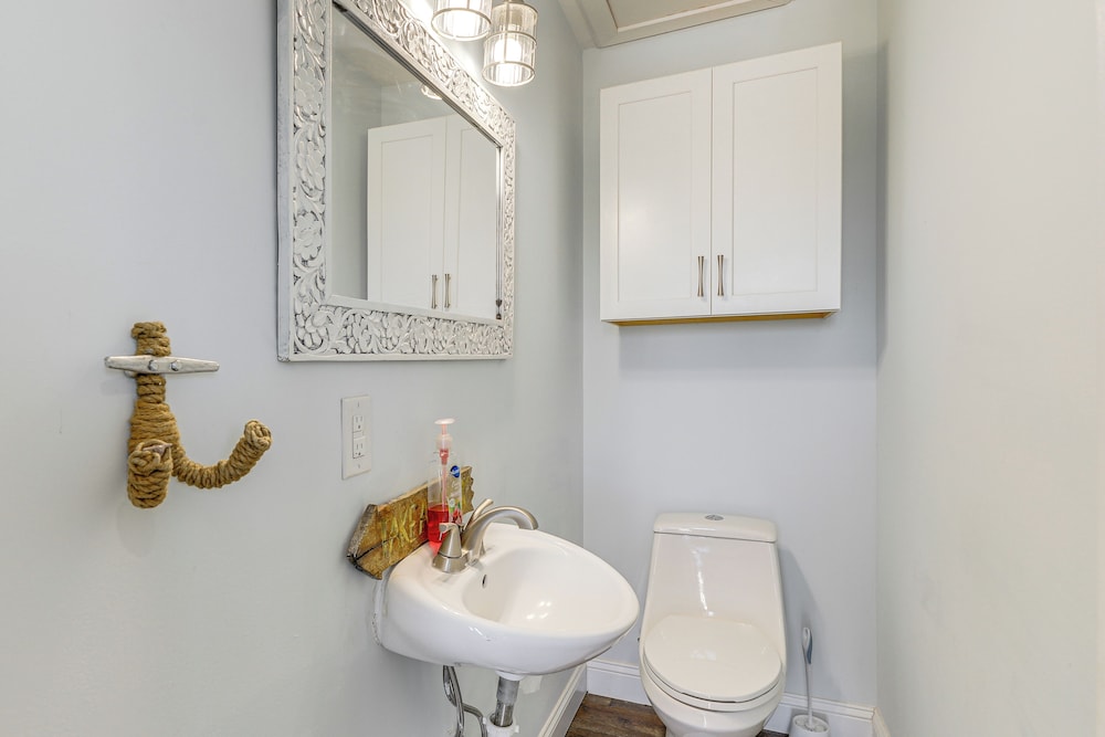Hot Tub & Decks: North Topsail Beach Home