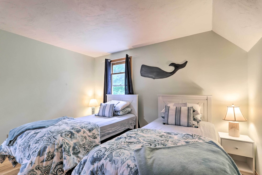 Hyannis Vacations - Lovely Hyannis Cottage - Walk to Beach  Main St! - Property Image 12