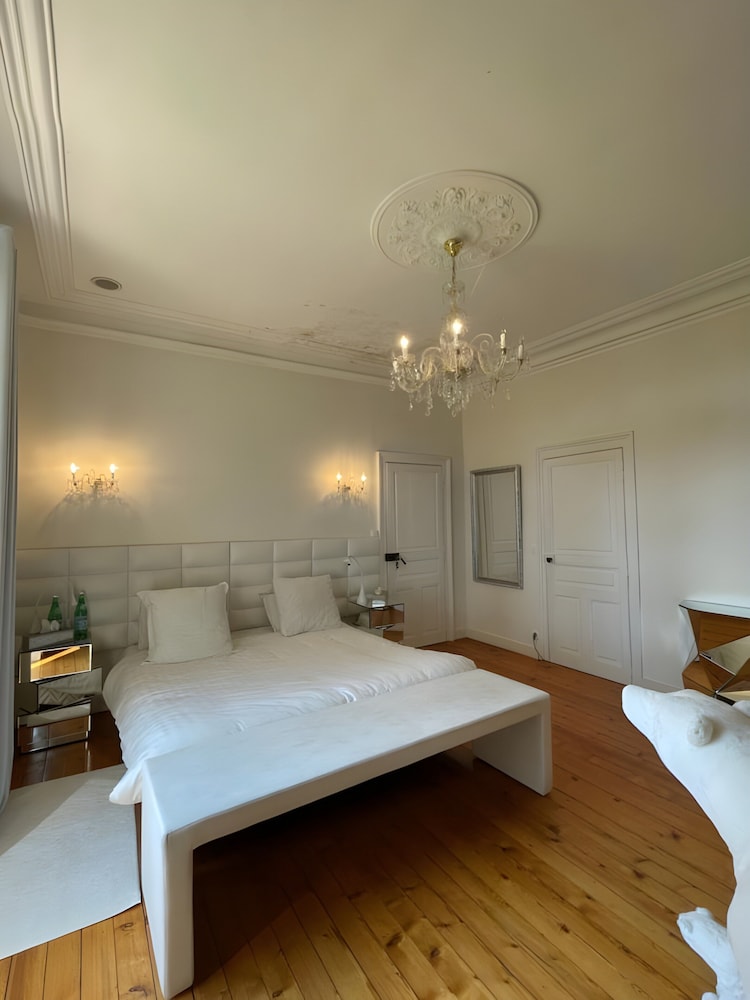Estate in Saint-pavace Near Le Mans Circuit