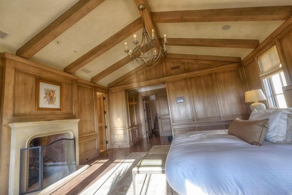 Lx1: Chateau D' Renaitre - Carmel-by-the-sea Luxury Villa: - Property Image 31