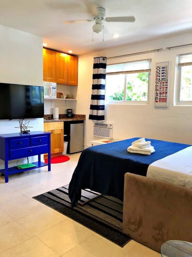 Studio in Las Olas Near FL Beach
