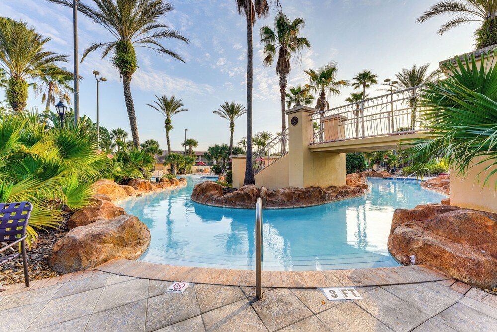 9 Mi to Disney: Gated Resort Escape w/ Pool Access