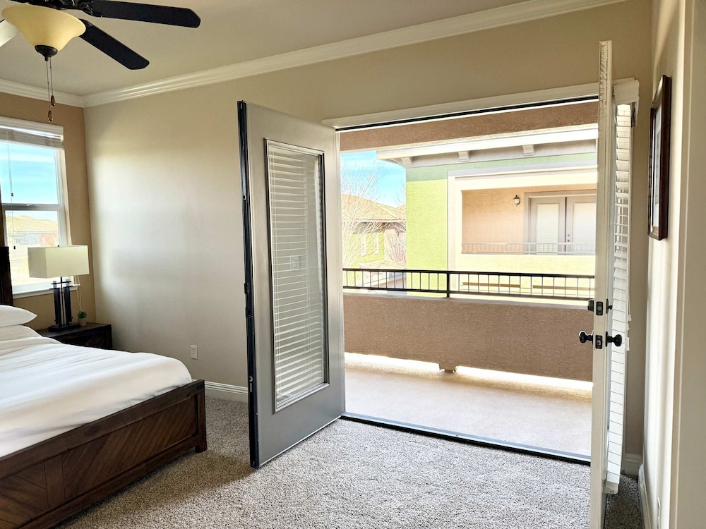 New Trendy 1BR Apartment With Heated Pool Gym Minigolf