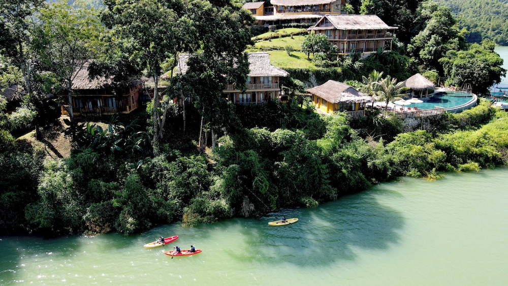 Mai Chau Hideaway Lake Resort 20