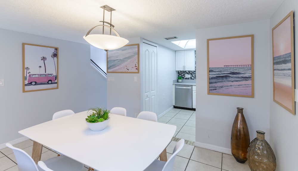 Cocoa Beach Club by Happy Palm Stays