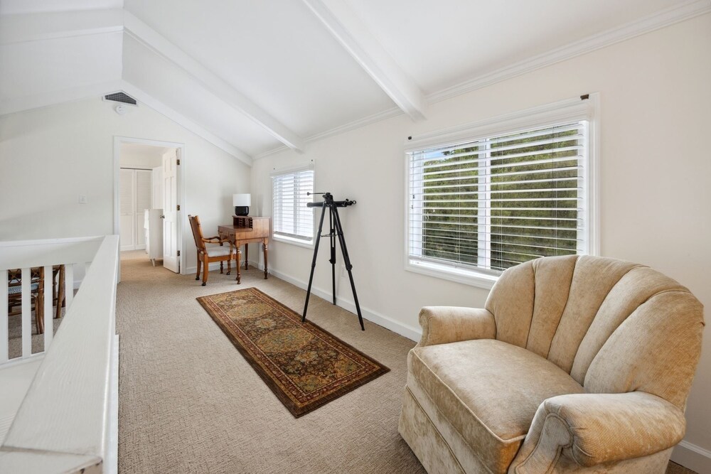 Hellenic Haven 6 Bedroom Home