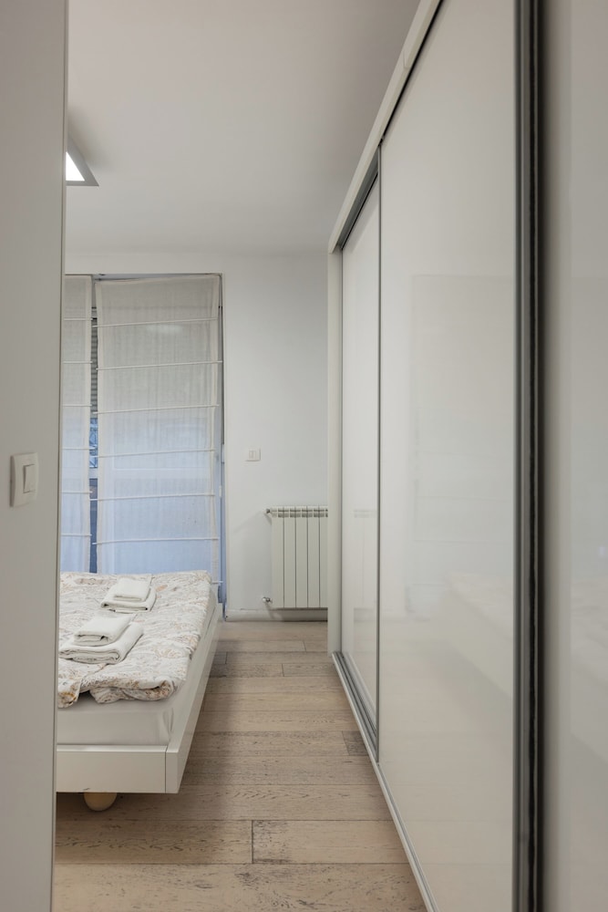 Central Studio Apartments